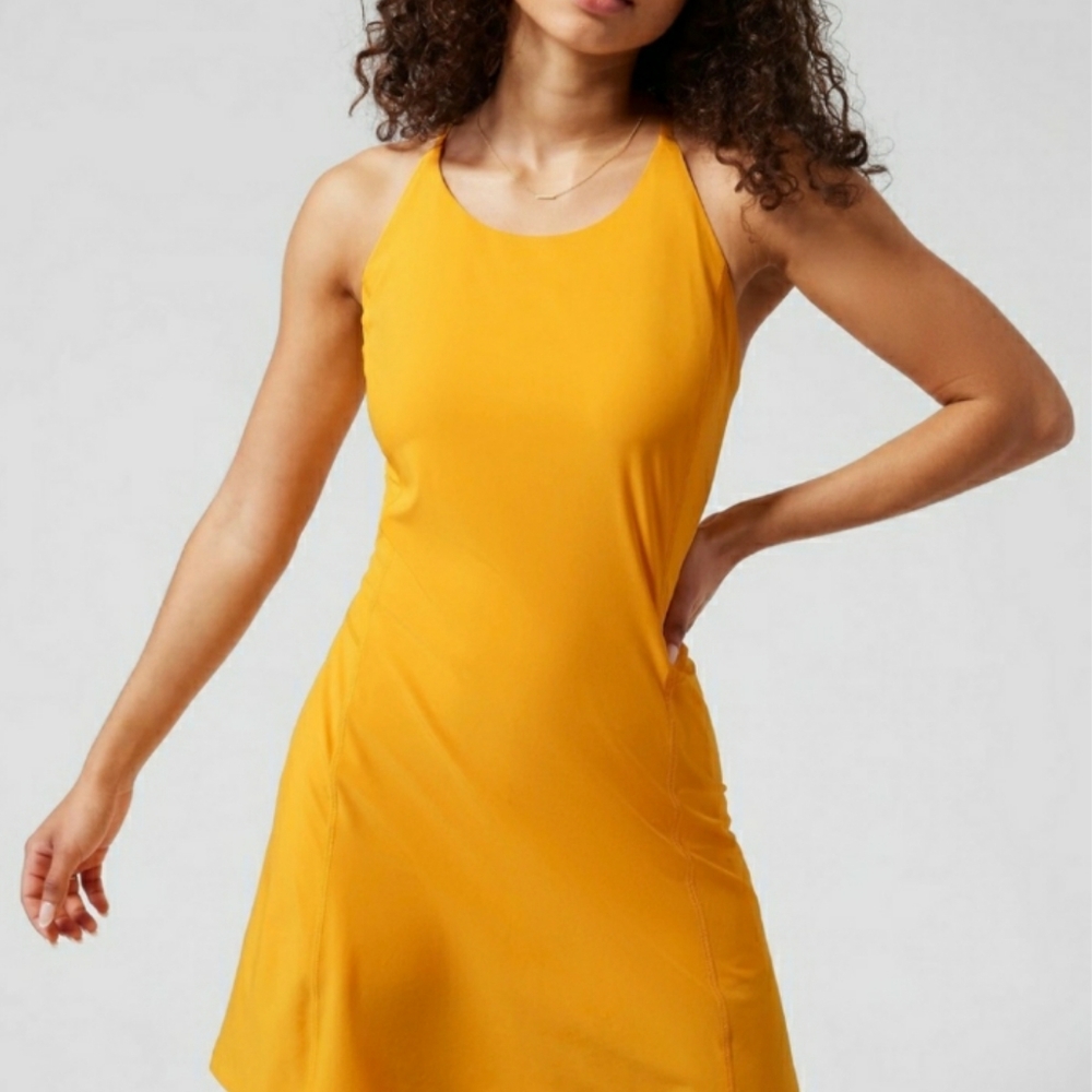 ATHLETA Infinity Dress Stretch With Attached Shorts Gold Yellow Size Large NWT
